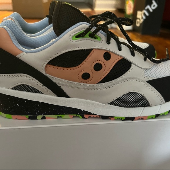 Saucony Shadow 6000 in white/blush. Brand New with box. - Picture 2 of 4